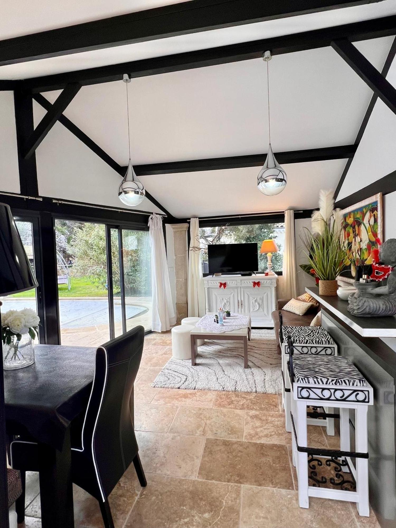 Gite Des Estelles "Axel" Avec Espace Jacuzzi Cavaillon Kültér fotó